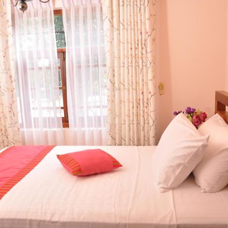 Sobaya Hotel Канди Экстерьер фото