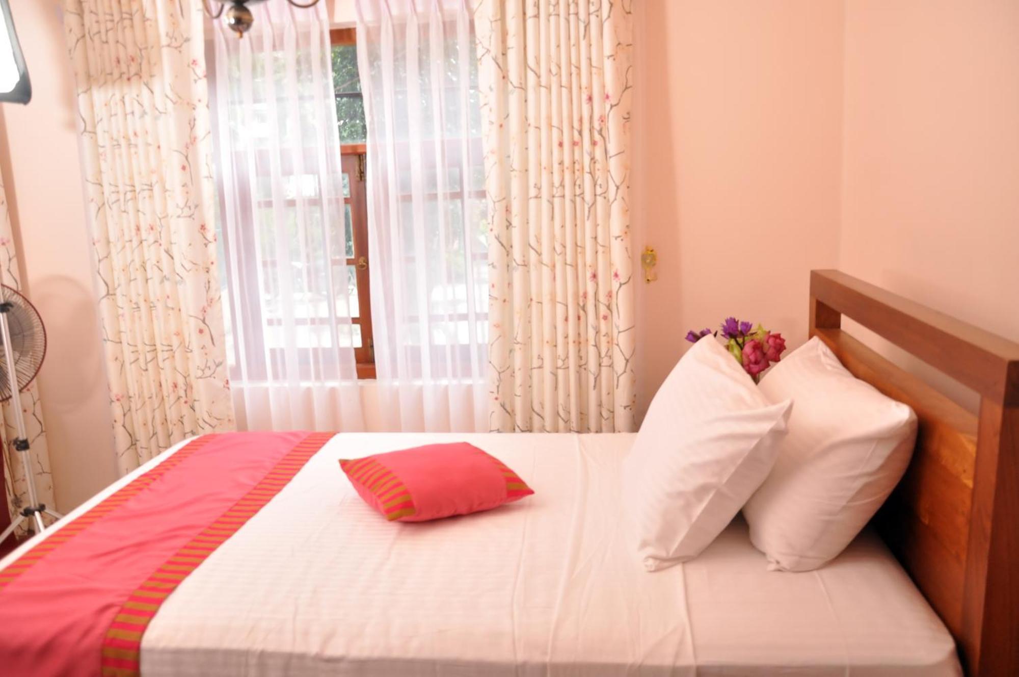 Sobaya Hotel Канди Экстерьер фото