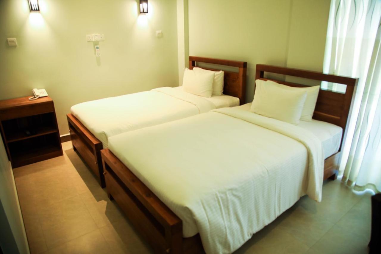 Sobaya Hotel Канди Экстерьер фото