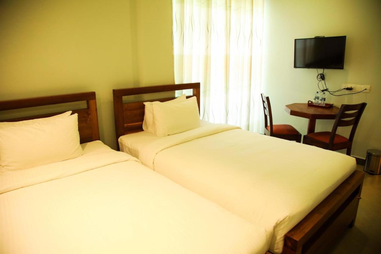 Sobaya Hotel Канди Экстерьер фото