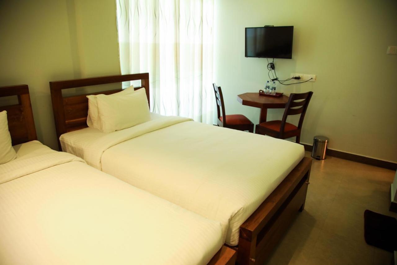Sobaya Hotel Канди Экстерьер фото
